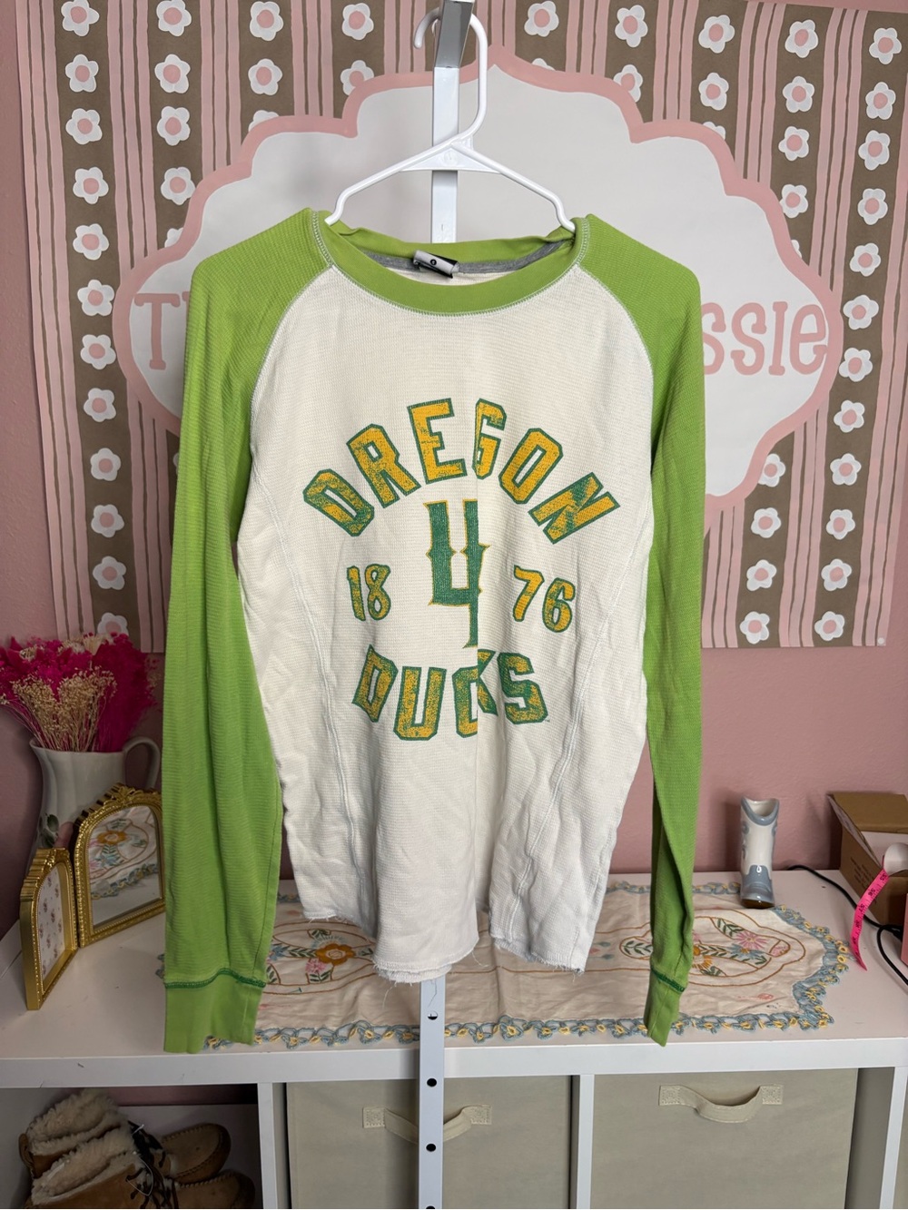 Oregon Ducks Green & White Raglan Nike Tee